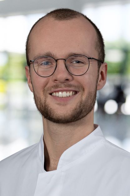 Dr. med. Julius Tölle